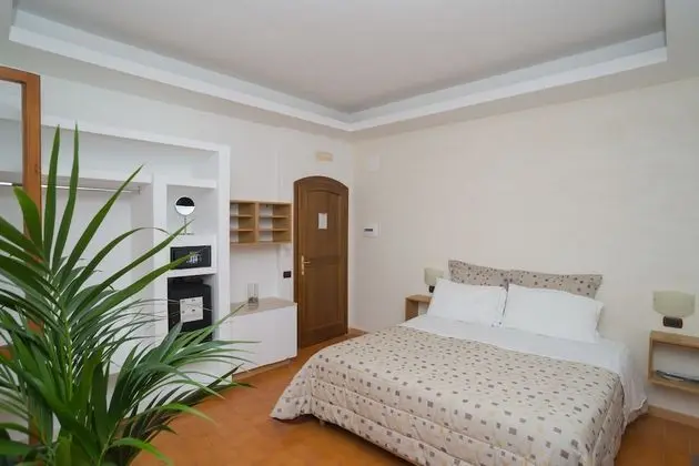 Tek Büyük Yataklı Oda, Teras, Bahçe Manzaralı