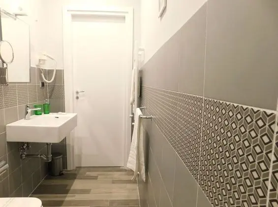 Standard Tek Büyük Yataklı Oda (Bastoni)