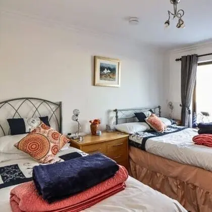 Bungalov, 6 Yatak Odası