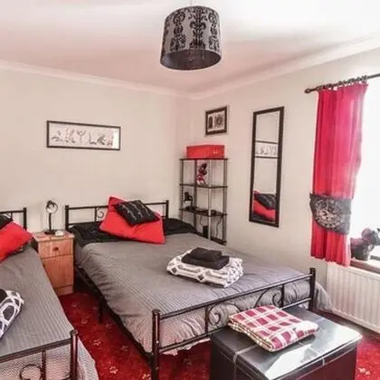 Bungalov, 6 Yatak Odası