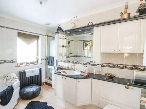 Bungalov, 6 Yatak Odası