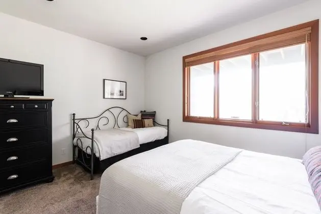Ev (5 Bedrooms)