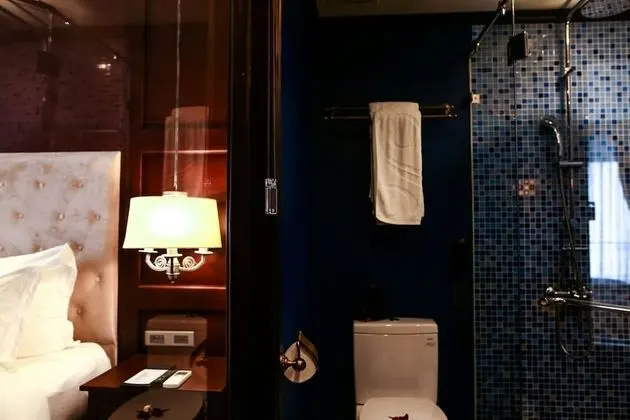The Rhett room