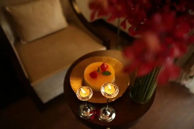 The Scarlett Suite