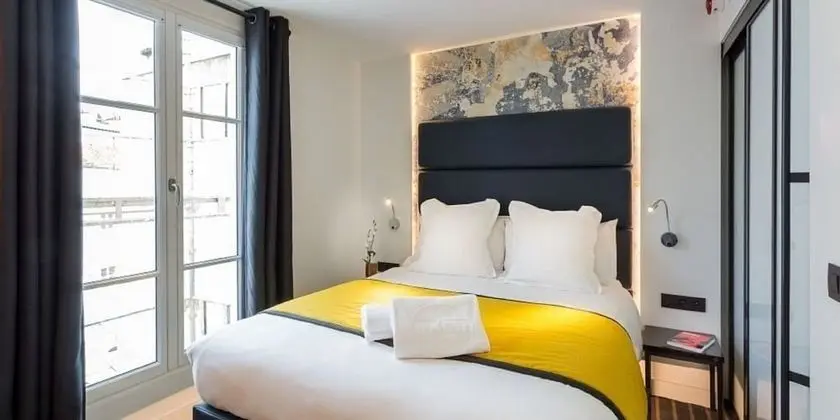 Classic Tek Büyük Yataklı Oda