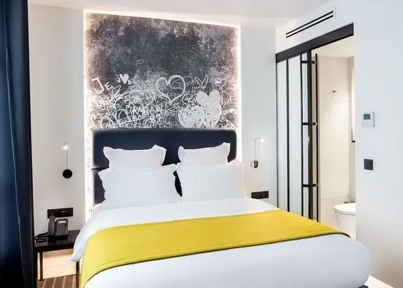 Classic Tek Büyük Yataklı Oda