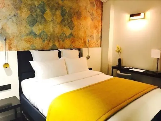 Classic Tek Büyük Yataklı Oda