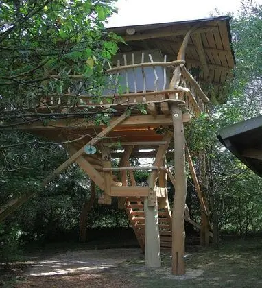 Ağaç Ev (Eulennestbaumhaus)