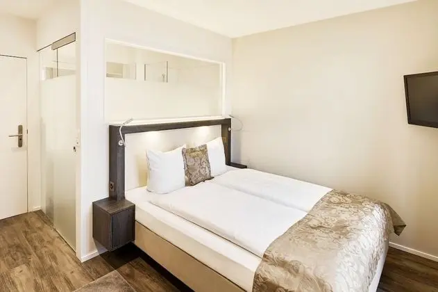 Tek Büyük Yataklı Oda