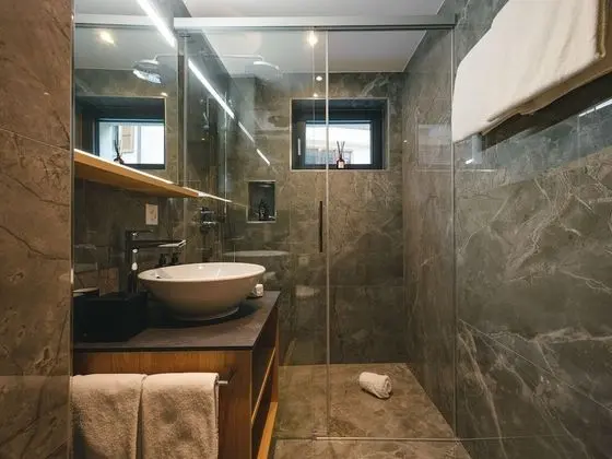 Basic Tek Büyük veya İki Ayrı Yataklı Oda