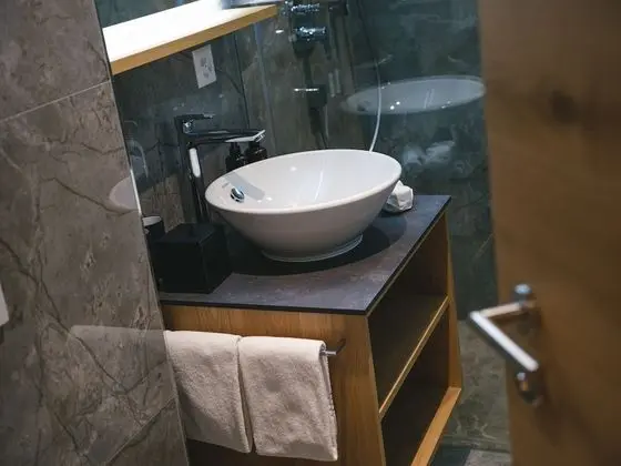 Basic Tek Büyük veya İki Ayrı Yataklı Oda