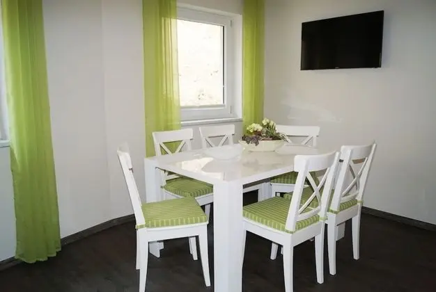 Family Oda (3 adults)