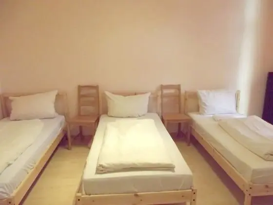 Üç Kişilik Oda