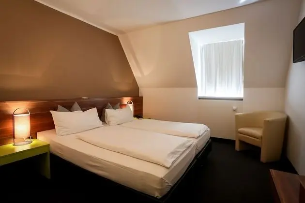 Economy Tek Büyük Yataklı Oda