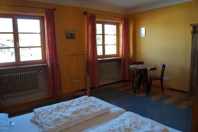 Tek Büyük Yataklı Oda, Ortak Banyo