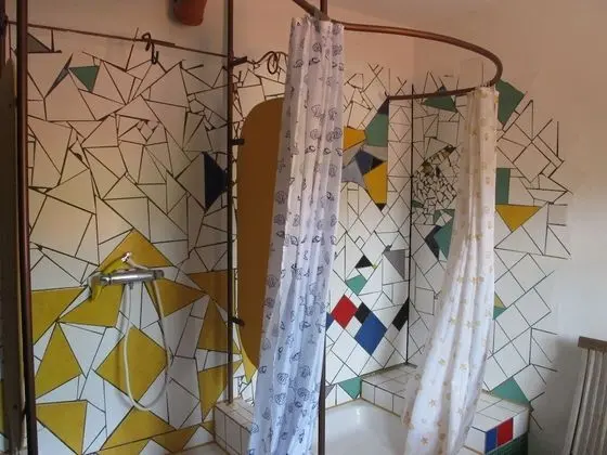 Tek Büyük Yataklı Oda, Ortak Banyo