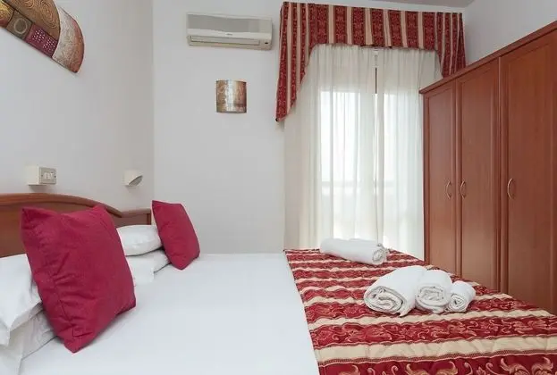 Tek Büyük veya İki Ayrı Yataklı Oda