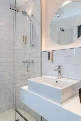 Tek Büyük Yataklı Oda, Balkon