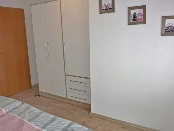 Ev