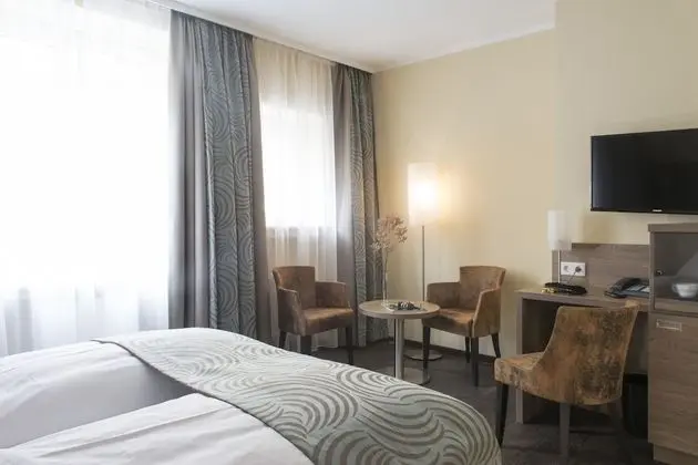 Grand Tek Büyük Yataklı Oda, 1 Çift Kişilik veya 2 Tek Kişilik Yatak, Avlu Manzaralı
