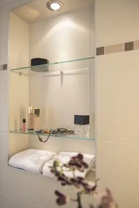 Grand Tek Büyük Yataklı Oda, 1 Çift Kişilik veya 2 Tek Kişilik Yatak, Avlu Manzaralı