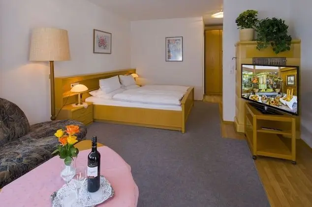 Büyük Yataklı Tek Kişilik Oda