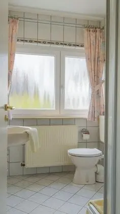 Büyük Yataklı Tek Kişilik Oda