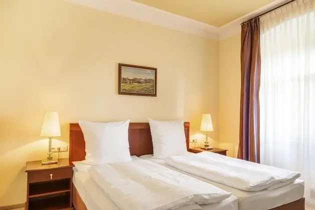 Classic Tek Büyük Yataklı Oda