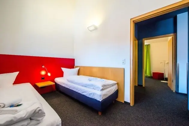 Standard Üç Kişilik Oda, 2 Yatak Odası