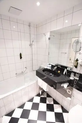 Comfort Tek Büyük Yataklı Oda