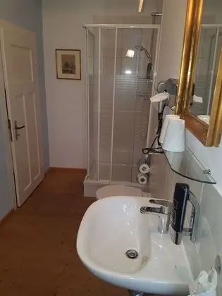 Tek Büyük Yataklı Oda, Banyolu/Duşlu