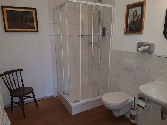 Tek Büyük Yataklı Oda, Banyolu/Duşlu