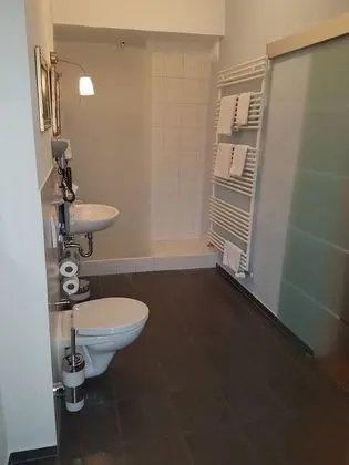 Tek Büyük Yataklı Oda, Banyolu/Duşlu