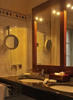 Deluxe Tek Büyük veya İki Ayrı Yataklı Oda