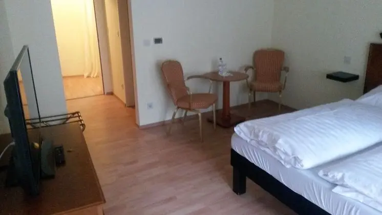 Basic Tek Büyük Yataklı Oda, Göl Manzaralı