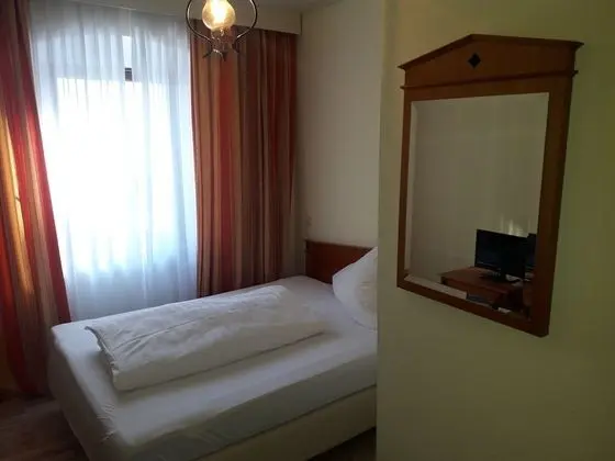 Basic Tek Kişilik Oda, Göl Manzaralı