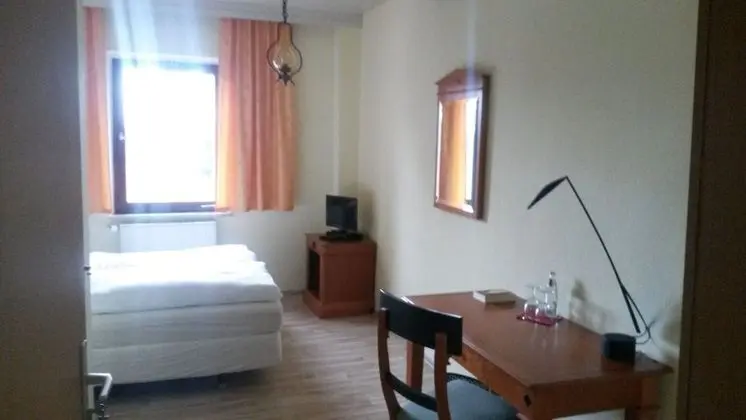 Basic Tek Kişilik Oda, Göl Manzaralı