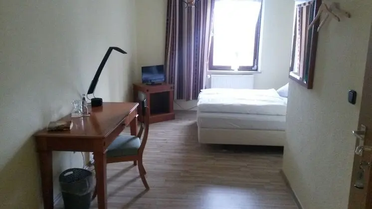 Basic Tek Kişilik Oda, Göl Manzaralı