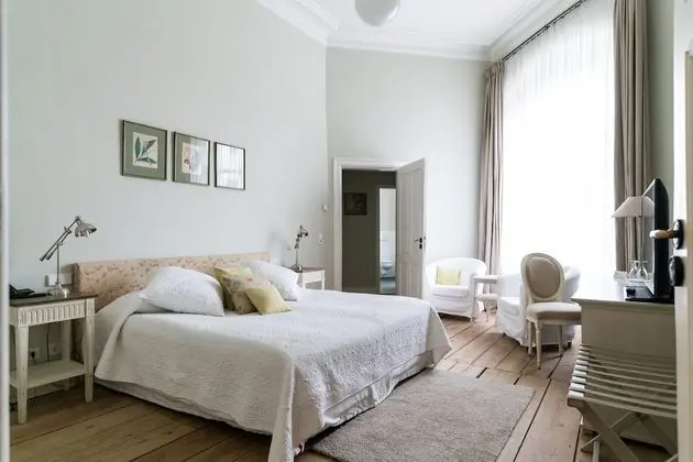 Standard Tek Büyük Yataklı Oda