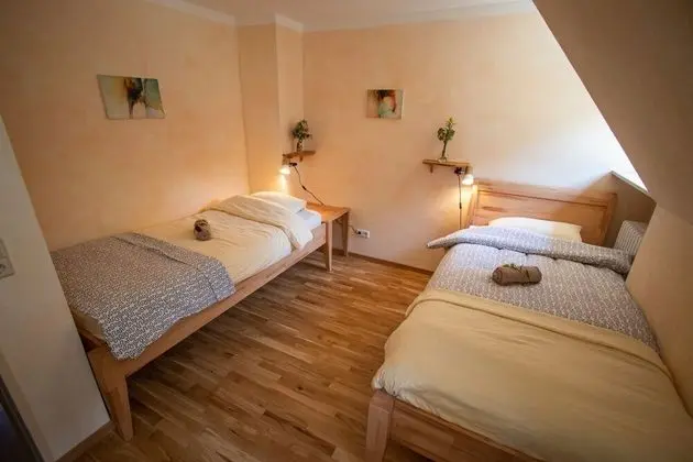 Tek Büyük Yataklı Oda, Ortak Banyo