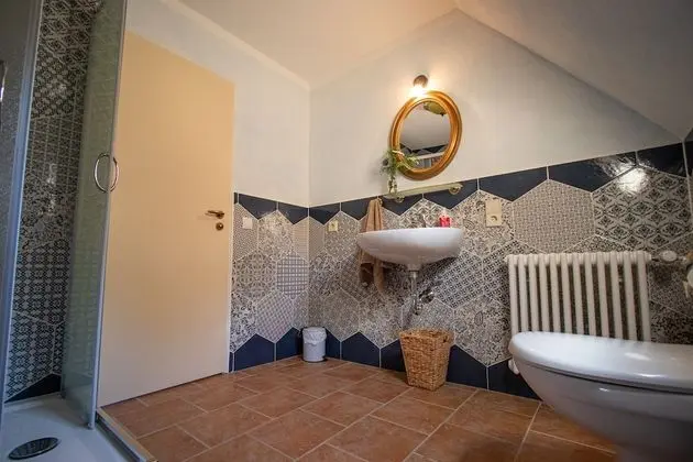 Tek Büyük Yataklı Oda, Ortak Banyo