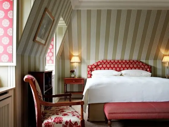 Junior Süit, Sigara İçilmez (Castle)