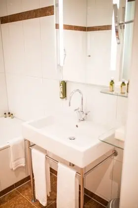 İki Ayrı Yataklı Oda, Küvet