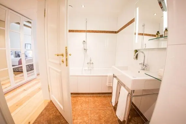 İki Ayrı Yataklı Oda, Küvet