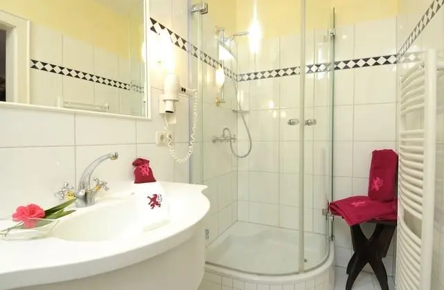 Classic Tek Büyük Yataklı Oda, 1 Büyük (Queen) Boy Yatak