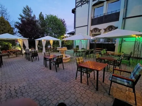 Standard Tek Büyük Yataklı Oda, Balkon, Bahçe Manzaralı