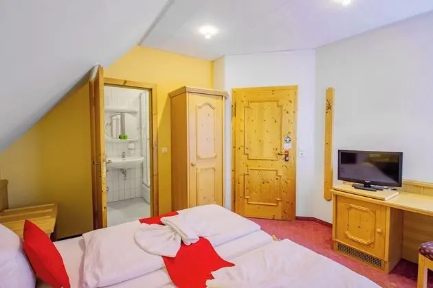 Tek Büyük Yataklı Oda (in the castle)