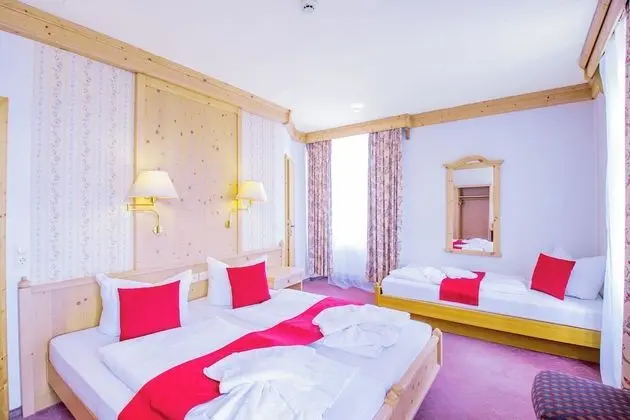 Üç Kişilik Oda (in the castle)