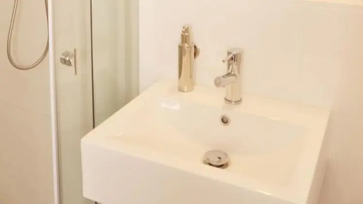 Tek Büyük Yataklı Oda, Göl Manzaralı