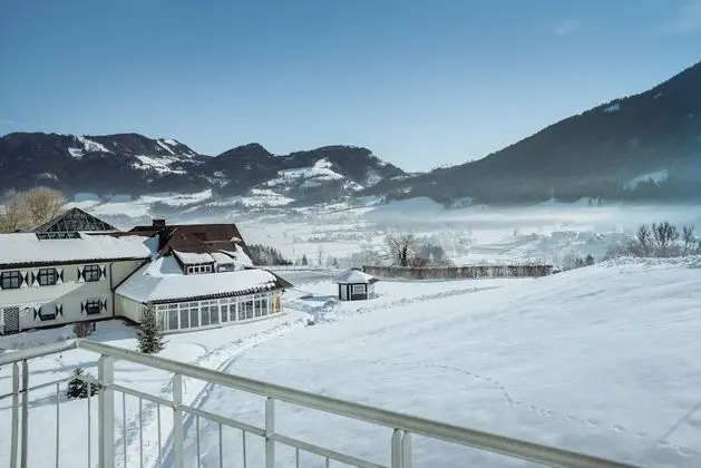 Traditional Süit, Balkon